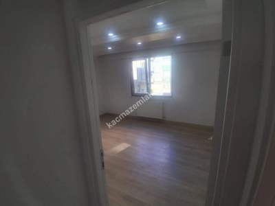 Fatih Hırka-I Şerif'te Asansörlü Yeni Binada 2+1 Daire 21