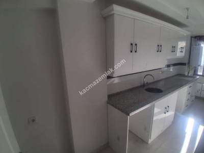 Fatih Hırka-I Şerif'te Asansörlü Yeni Binada 2+1 Daire 6