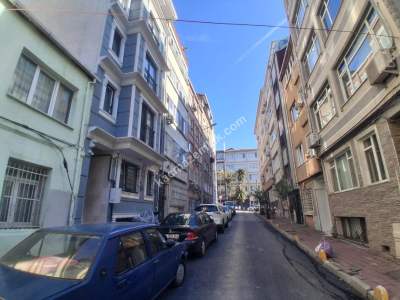 Fatih Hırka-I Şerif'te Asansörlü Yeni Binada 2+1 Daire 1