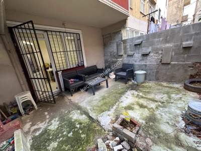 Bağlarbaşı Mah'da 40 M2 Bahçeli 2+1 90 M2 Yenilenmiş 2