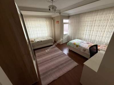 Merkez Mah'da 2+1 115 M2 1. Kat 3 Balkonlu Köşe Cephe 9