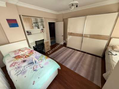 Merkez Mah'da 2+1 115 M2 1. Kat 3 Balkonlu Köşe Cephe 11