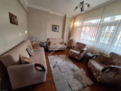 Haznedarda Büyük Parkın Karşısında 3+1 4.(Ara Kat) Satı