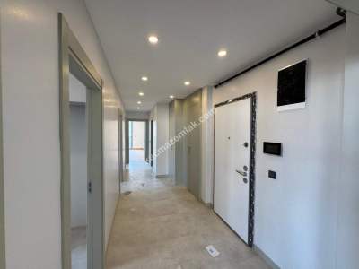 Kadıköy Göztepe Marmaray Yakın Sıfır 105 M² Net 3+1 32