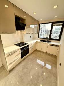 Kadıköy Bağdat Caddesi Deniz Manzaralı Geniş 2+1 12