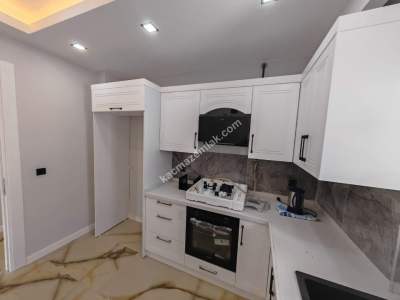 Kozyatağında Sıfır Bina 3+1 Balkonlu Otoparklı Satılık 8