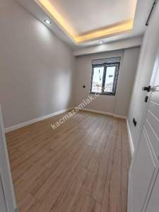 Kozyatağında Sıfır Bina 3+1 Balkonlu Otoparklı Satılık 24