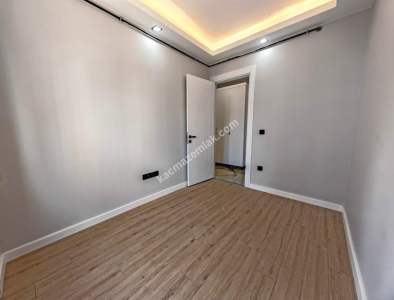 Kadıköy Kozyatağın'da Sıfır Bina 3+1 Balkonlu Otoparkl 24