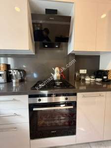 Kozyatağında Minibüs Cad.paralel Balkonlu Sıfır 3+1 2