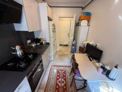 Kozyatağında Minibüs Cad.paralel Balkonlu Sıfır 3+1 3