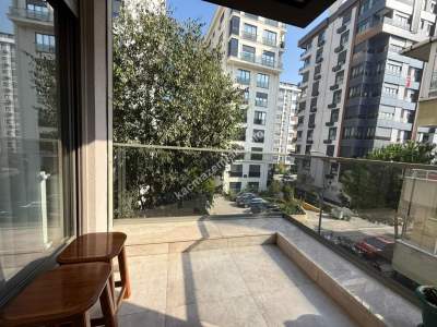 Kozyatağında Minibüs Cad.paralel Balkonlu Sıfır 3+1 10