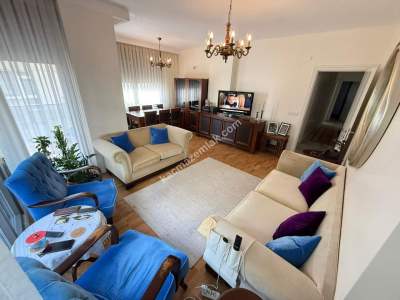 Kozyatağında Minibüs Cad.paralel Balkonlu Sıfır 3+1 5