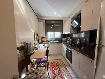 Kozyatağında Minibüs Cad.paralel Balkonlu Sıfır 3+1