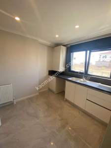 Göztepe'den Harika Lokasyonda Sıfır Binada Geniş 3+1 6