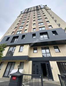 Kadıköy Merdivenköy'de Minibüs Caddesi Yakını Sıfır 18