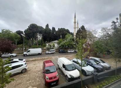 Kadıköy Merdivenköy'de Minibüs Caddesi Yakını Sıfır 16