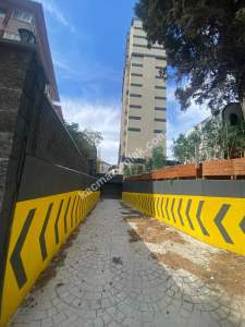 Kadıköy Merdivenköy'de Minibüs Caddesi Yakını Sıfır 17