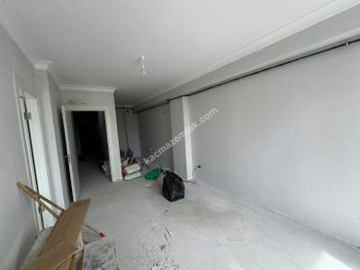 Kadıköy Merkezde, Sıfır Binada, 2. Kat, Önü Açık, 16