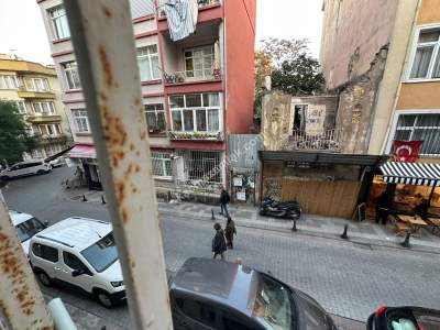 Kadıköy Yel Değirmeni Sokak'ta, Katta Tek, Satılık 2+1 9