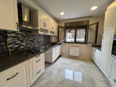 Kadıköy Sahrayıcedit Atatürk Cad. 6 Yıllık 125 M2 3+1 3