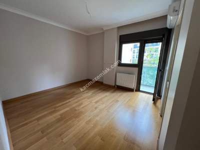 Kadıköy Sahrayıcedit Atatürk Cad. 6 Yıllık 125 M2 3+1 12