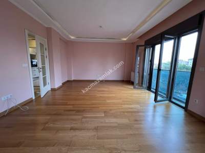 Kadıköy Sahrayıcedit Atatürk Cad. 6 Yıllık 125 M2 3+1 8