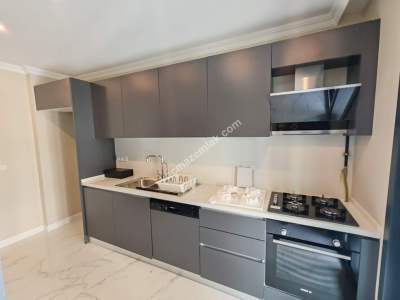 Suadiye'de Caddeye Yakın Sıfır 3+1 Balkonlu 102 Net 2