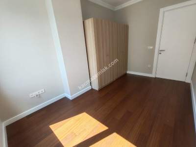 Suadiye'de Caddeye Yakın Sıfır 3+1 Balkonlu 102 Net 11