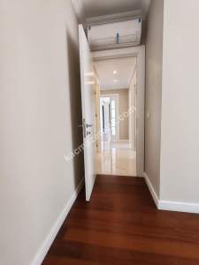 Suadiye'de Caddeye Yakın Sıfır 3+1 Balkonlu 102 Net 29