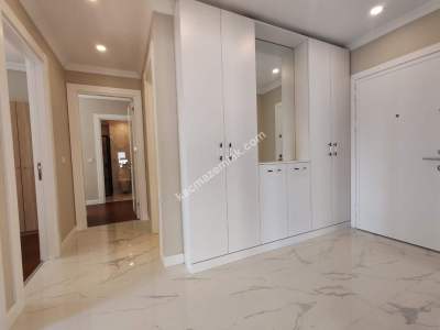 Suadiye'de Caddeye Yakın Sıfır 3+1 Balkonlu 102 Net 21