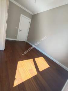 Suadiye'de Caddeye Yakın Sıfır 3+1 Balkonlu 102 Net 13