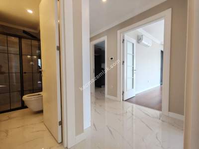 Suadiye'de Caddeye Yakın Sıfır 3+1 Balkonlu 102 Net 23