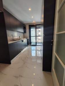 Suadiye'de Caddeye Yakın Sıfır 3+1 Balkonlu 102 Net 3