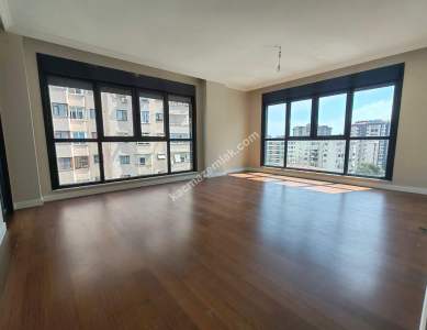 Kadıköy Suadiye'De 3+1 Balkonlu 102 Net 1 Yaşında Dair