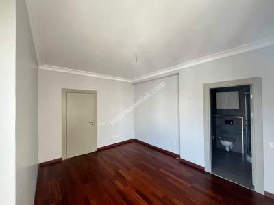 Kadıköy Suadiye'de Merkezi Konumda 3+1 Satılık Daire 14