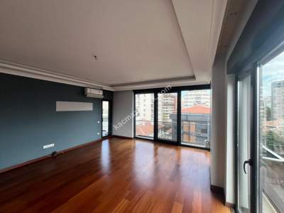 Kadıköy Suadiye'de Merkezi Konumda 3+1 Satılık Daire 4