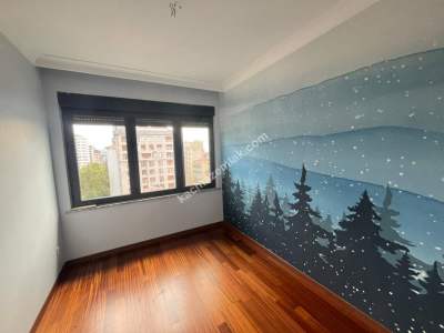 Kadıköy Suadiye'de Merkezi Konumda 3+1 Satılık Daire 1