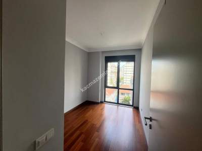 Kadıköy Suadiye'de Merkezi Konumda 3+1 Satılık Daire 11