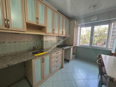 Kartal Cevizlide Caddeye Paralel Oldukça Geniş Satılık 5