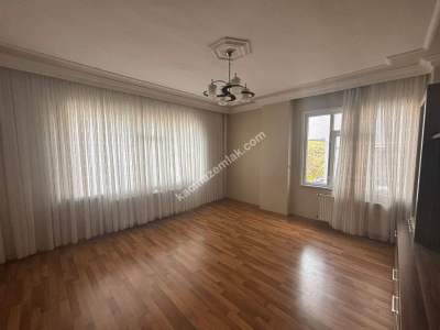 Kartal Cevizlide Caddeye Paralel Oldukça Geniş Satılık 1