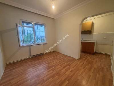 Kartal Petroliş Çanakkale Caddesine Paralel Satılık 2+1 3