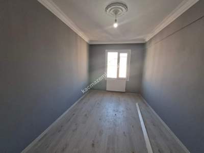 Kartal Topselvi'de Oldukça Geniş Kullanışlı Satılık 3+ 12