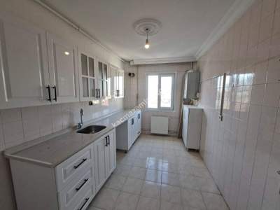 Kartal Topselvi'de Oldukça Geniş Kullanışlı Satılık 3+ 6