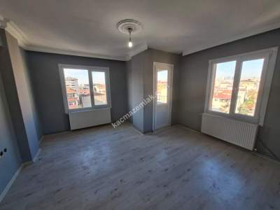 Kartal Topselvi'de Oldukça Geniş Kullanışlı Satılık 3+ 4