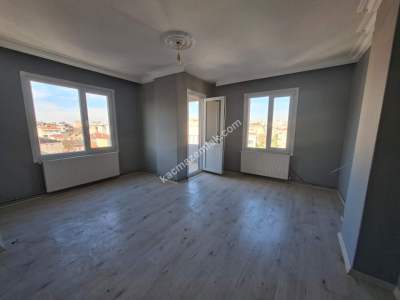 Kartal Topselvi'de Oldukça Geniş Kullanışlı Satılık 3+ 2