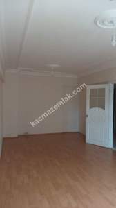 Kartal Uğurmumcu'da Site İçinde Çok Geniş Satılık 2+1 7