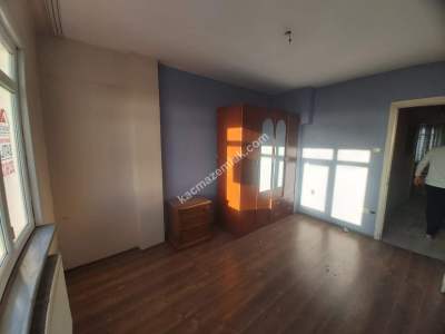 Küçükçekmece Metrobüs Dibinde Ucuz Satılık Daire 13