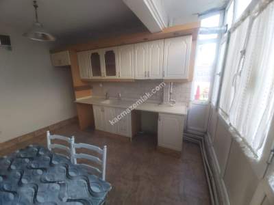 Küçükçekmece Metrobüs Dibinde Ucuz Satılık Daire 27