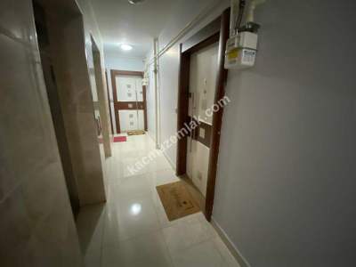 Altıntepe Merkezi Konum 5 Yıllık,Ferah,Geniş 2+1 Arakat 27