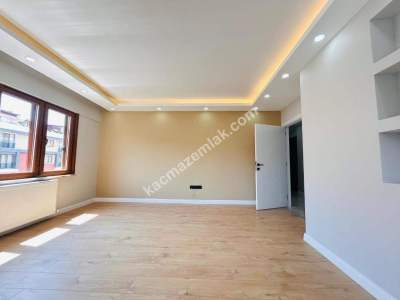 Kaçmaz'dan Bağdat Cd Üzerinde Masrafsız Geniş 2+1 14